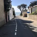 A A 100m De La * Pornic