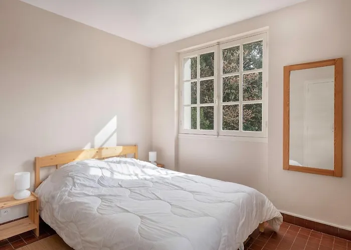 펜션 A A 100m De La *