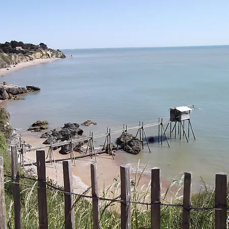 A A 100m De La Pornic