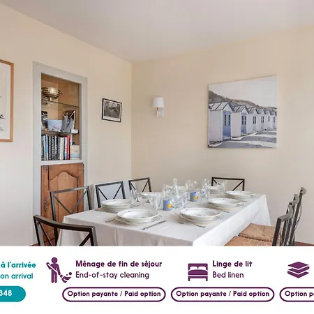 A A 100m De La Holiday home *